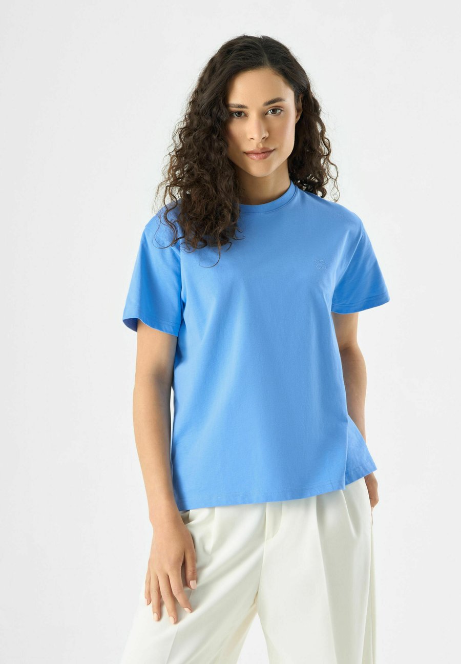 Футболка Codello Basic T-shirt, Hellblau/Light Blue, Синий, Футболка Codello Basic T-shirt, Hellblau/Light Blue
Футболка Codello Basic T-shirt, Hellblau/Light Blue, Синий, Футболка Codello Basic T-shirt, Hellblau/Light Blue