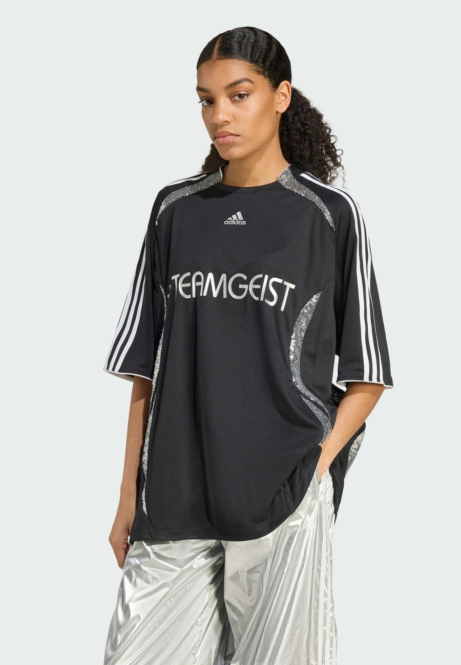 Футболка Adidas Originals ADILENIUM SEASON 4 TEAMGEIST OVERSIZED, Black
Футболка Adidas Originals ADILENIUM SEASON 4 TEAMGEIST OVERSIZED, Black
