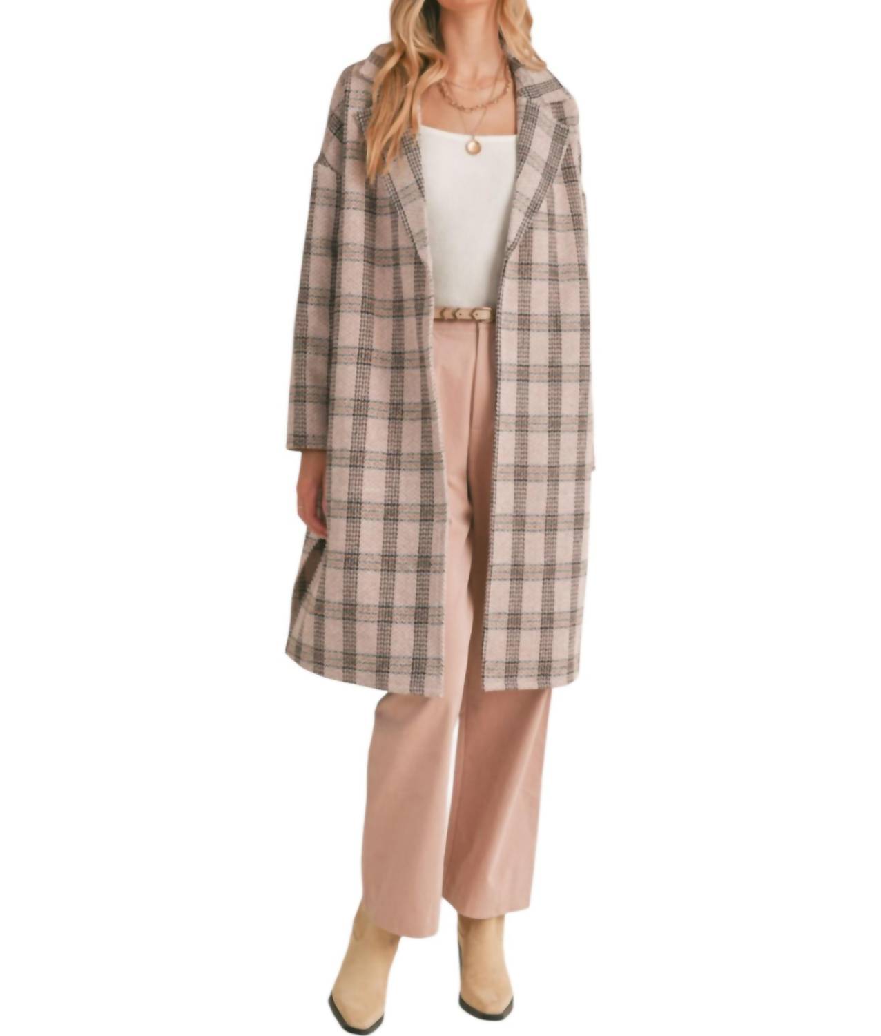 Пальто Bethany в розовую клетку Sadie & Sage
Пальто Bethany в розовую клетку Sadie & Sage