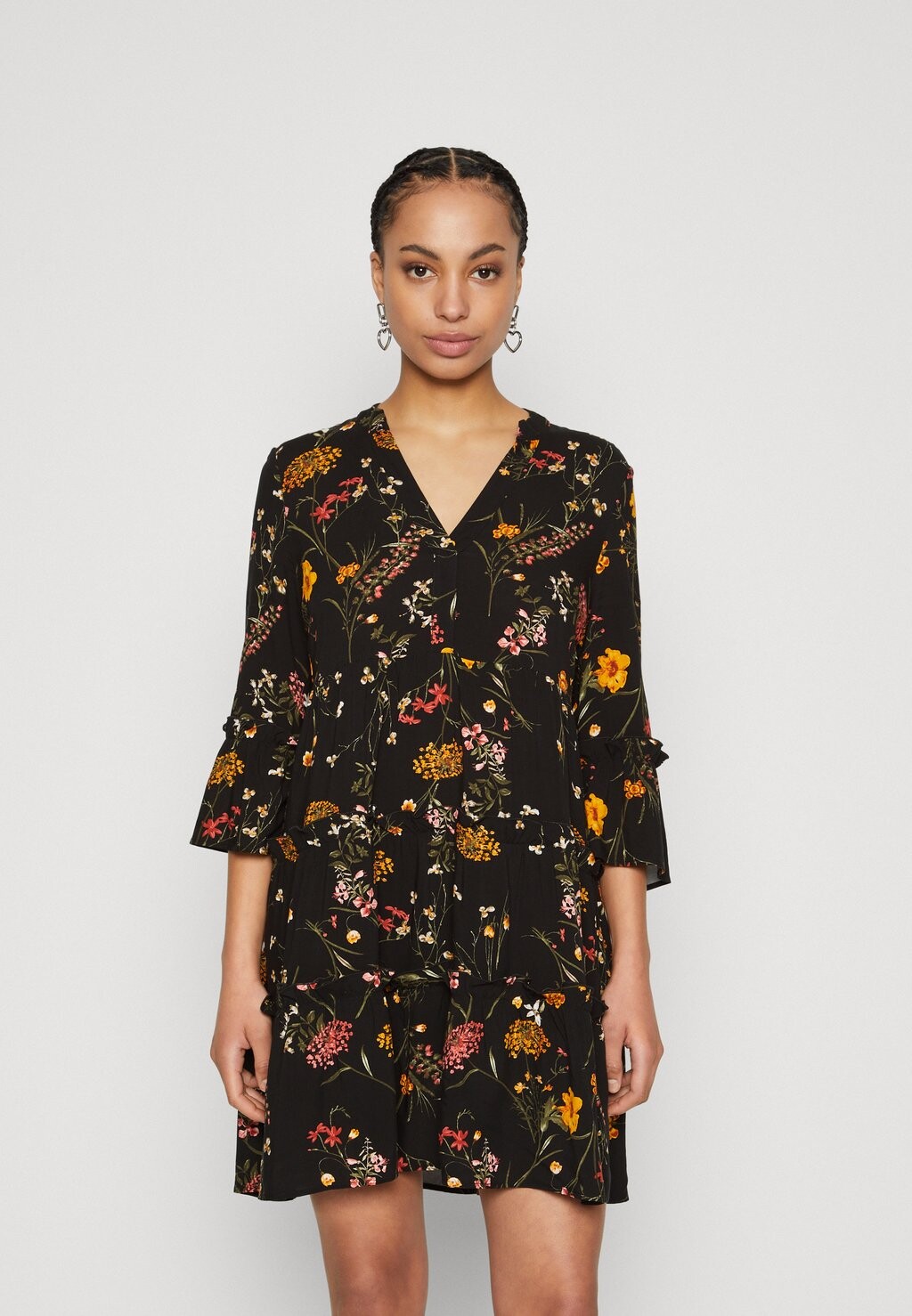 Платье повседневное VMEASY 3/4 SHORT DRESS Vero Moda, цвет black/pink
Платье повседневное VMEASY 3/4 SHORT DRESS Vero Moda, цвет black/pink