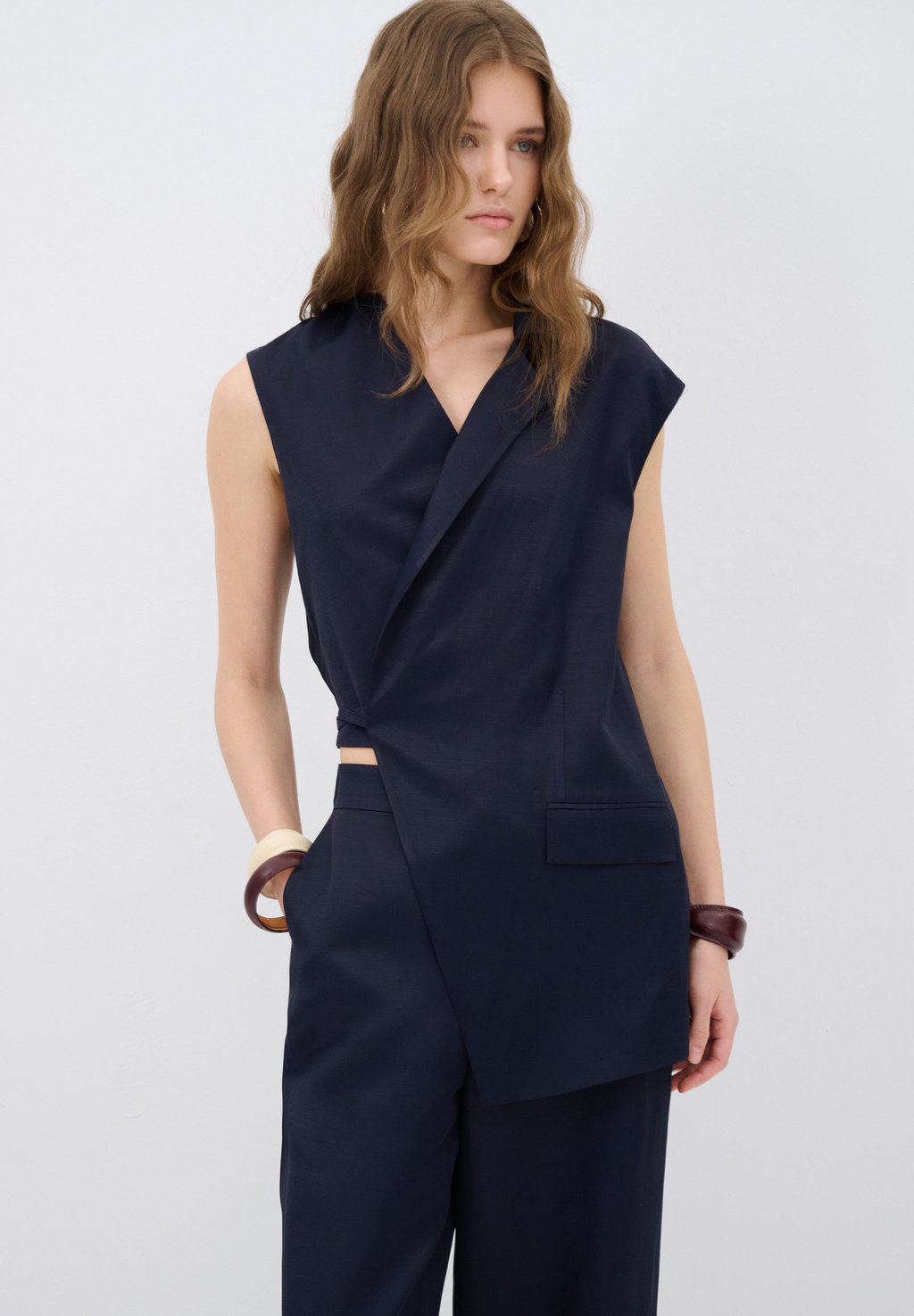 Жилет adL, темно-синий
Жилет adL, темно-синий