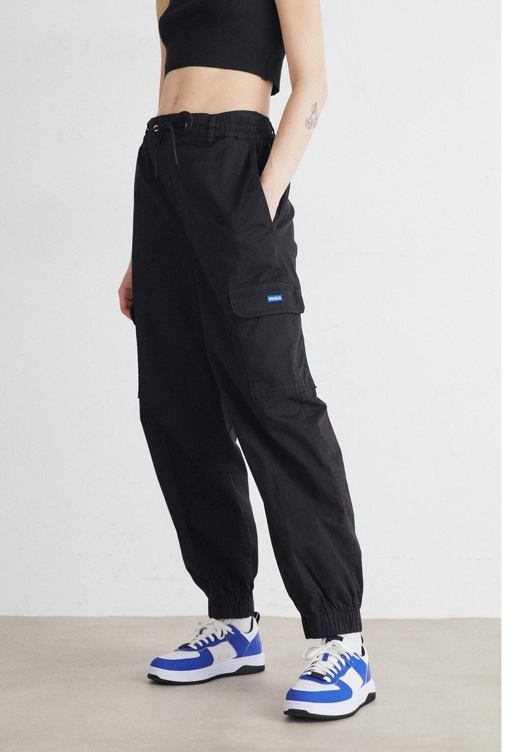 Брюки карго HISUNE HUGO, цвет black
Брюки карго HISUNE HUGO, цвет black