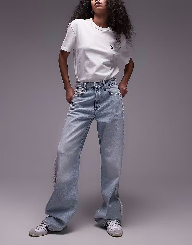 Джинсы Tommy Jeans Mia свободного кроя прямого кроя со средней посадкой и потертыми швами, ультралегкая стирка
Джинсы Tommy Jeans Mia свободного кроя прямого кроя со средней посадкой и потертыми швами, ультралегкая стирка