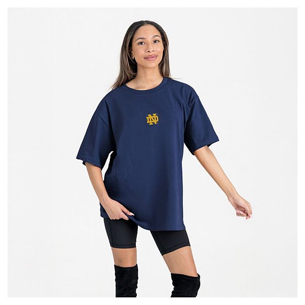 Женская футболка Notre Dame Fighting Irish Oversized Back at Ya в темно-синем цвете Gameday Couture
Женская футболка Notre Dame Fighting Irish Oversized Back at Ya в темно-синем цвете Gameday Couture