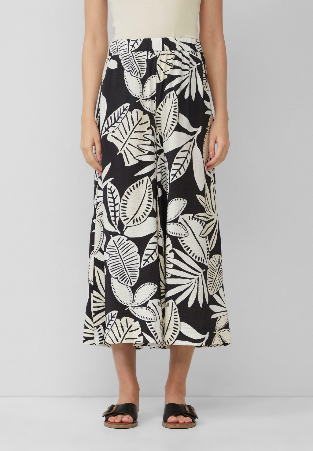 Юбка плиссированная STRUKTURIERTER s.Oliver, черный
Юбка плиссированная STRUKTURIERTER s.Oliver, черный