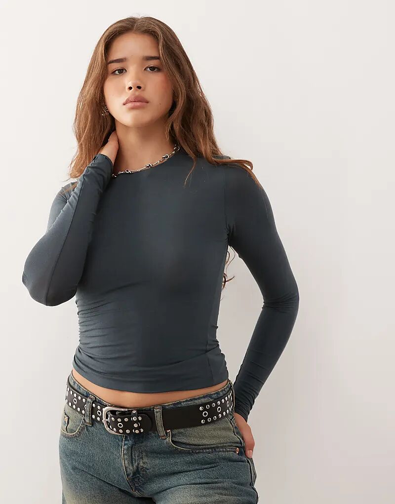 Супермягкий облегающий лонгслив с длинными рукавами Weekday в цвете «синий бензин»
Супермягкий облегающий лонгслив с длинными рукавами Weekday в цвете «синий бензин»