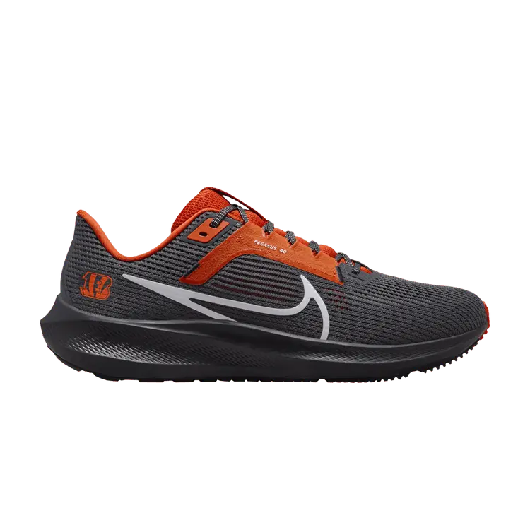 Кроссовки Nike NFL x Air Zoom Pegasus 40 'Cincinnati Bengals', черный
Кроссовки Nike NFL x Air Zoom Pegasus 40 'Cincinnati Bengals', черный