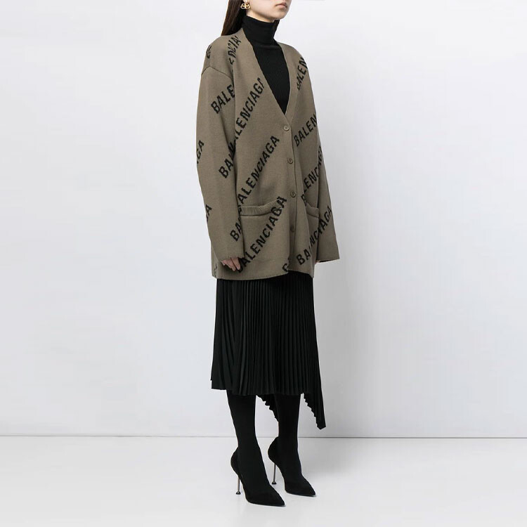 Свитер женский светло-коричневый Balenciaga
Свитер женский светло-коричневый Balenciaga