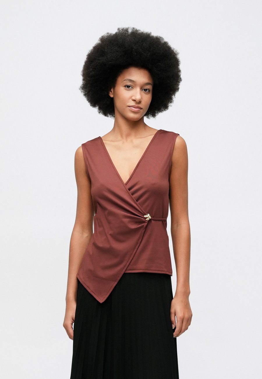 Топ Anna Field Top, Andorra/Brown
Топ Anna Field Top, Andorra/Brown