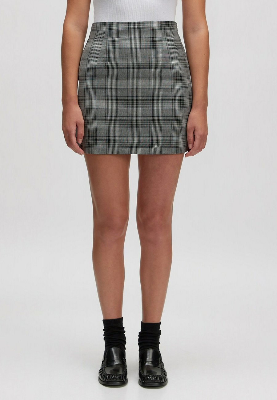 Юбка EDITED JOSIE, Schwarz/Grau Mischfarben/Black
Юбка EDITED JOSIE, Schwarz/Grau Mischfarben/Black