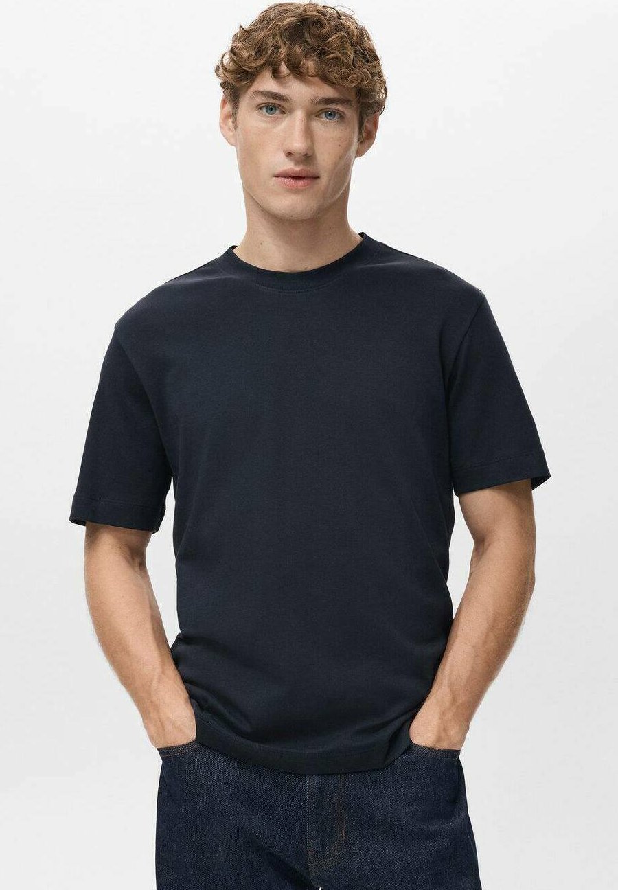 Футболка Mango Basic T-shirt, Marineblau/Royal Blue, Синий, Футболка Mango Basic T-shirt, Marineblau/Royal Blue
Футболка Mango Basic T-shirt, Marineblau/Royal Blue, Синий, Футболка Mango Basic T-shirt, Marineblau/Royal Blue
