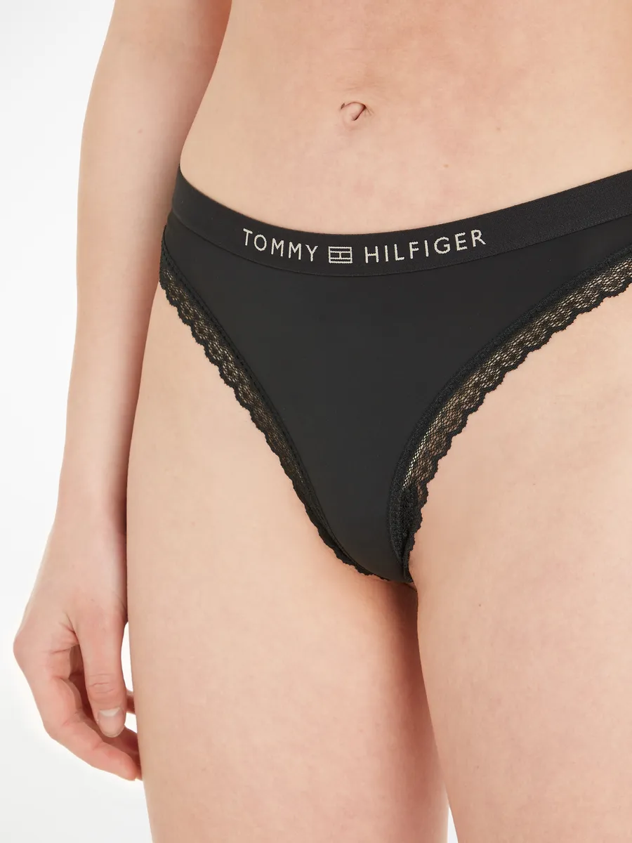 Трусы нижнего белья Tommy Hilfiger "THONG" с фирменным лейблом Tommy Hilfiger Tommy Hilfiger Underwear, черный
Трусы нижнего белья Tommy Hilfiger "THONG" с фирменным лейблом Tommy Hilfiger Tommy Hilfiger Underwear, черный