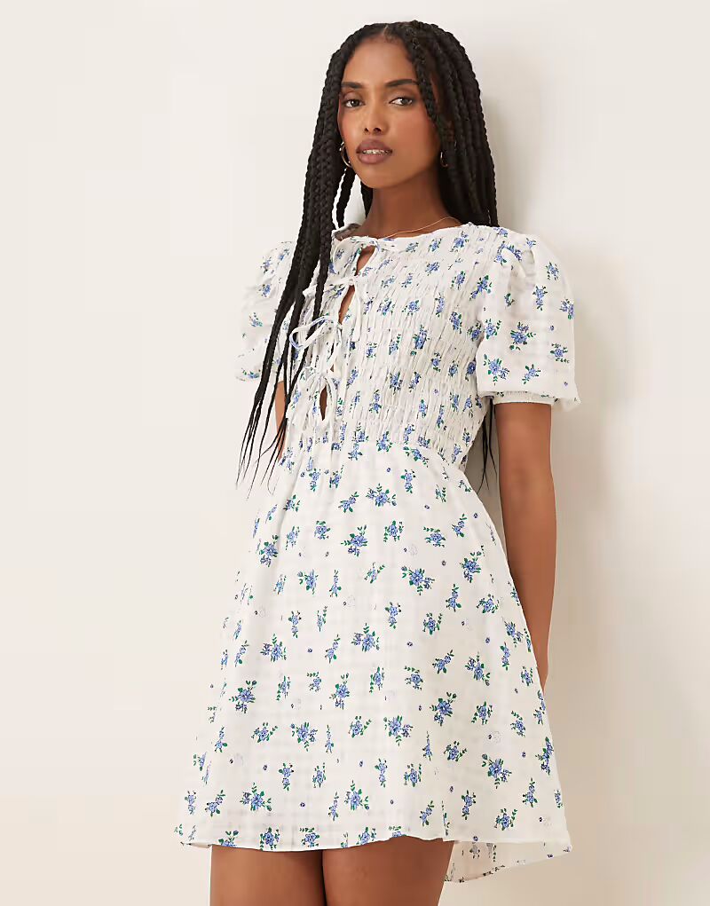 Гламурное платье с бантом и рукавами-фонариками в синем цветочном стиле Glamorous
Гламурное платье с бантом и рукавами-фонариками в синем цветочном стиле Glamorous