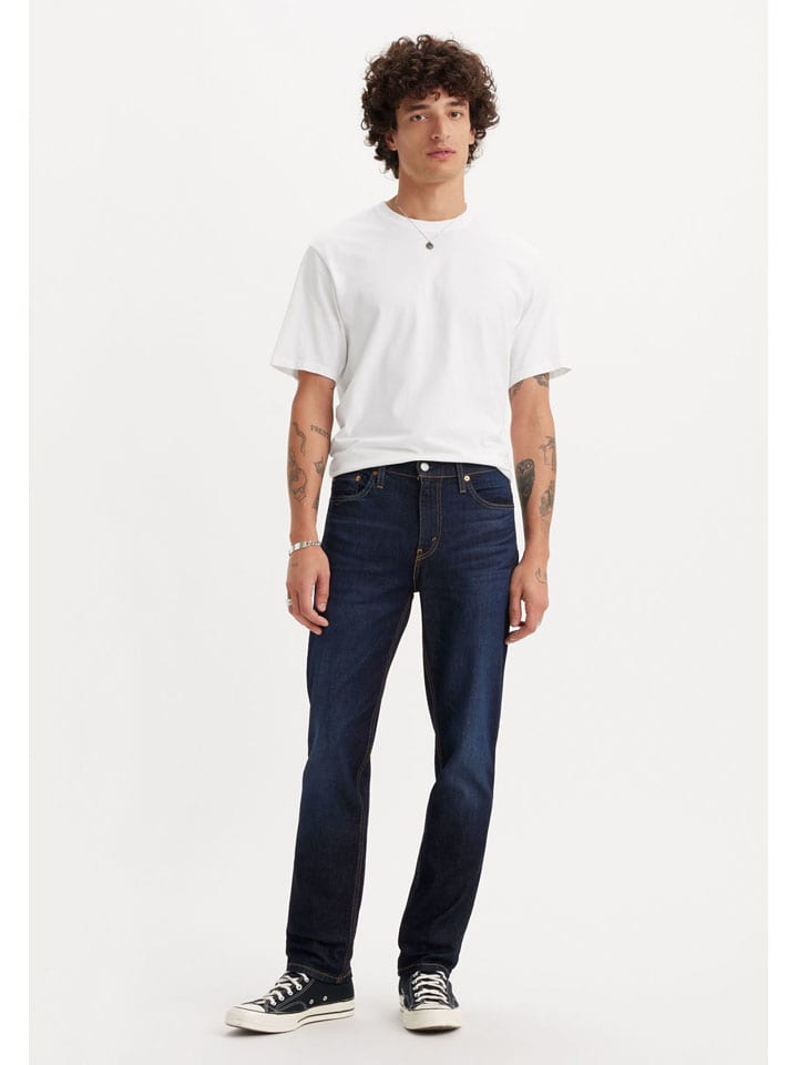 Levi's Джинсы - стандартный крой - темно-синего цвета
Levi's Джинсы - стандартный крой - темно-синего цвета