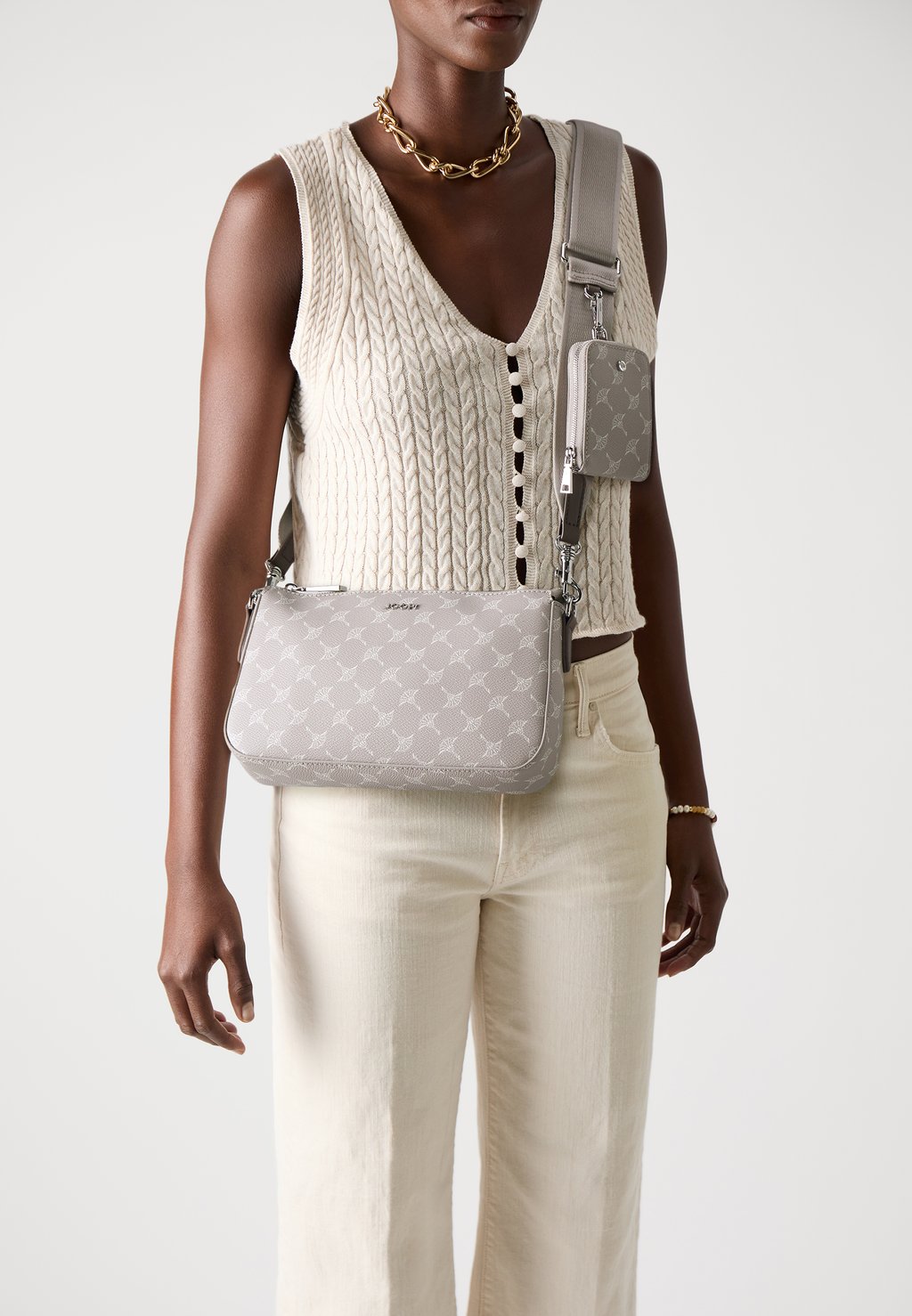 Сумка CORTINA JASMINA SHOULDERBAG SET JOOP!, светло-серый
Сумка CORTINA JASMINA SHOULDERBAG SET JOOP!, светло-серый