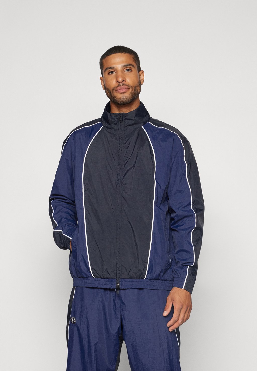 Тренировочная куртка BEST TRACK JACKET Under Armour, черный
Тренировочная куртка BEST TRACK JACKET Under Armour, черный