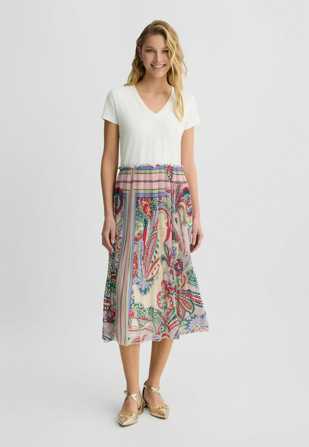 Повседневное платье WITH PRINT LIU JO, белый
Повседневное платье WITH PRINT LIU JO, белый