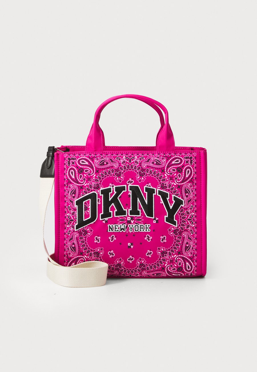Сумка DKNY HANDLEE BANDANA TOTE, Festive Pink/Pink
Сумка DKNY HANDLEE BANDANA TOTE, Festive Pink/Pink