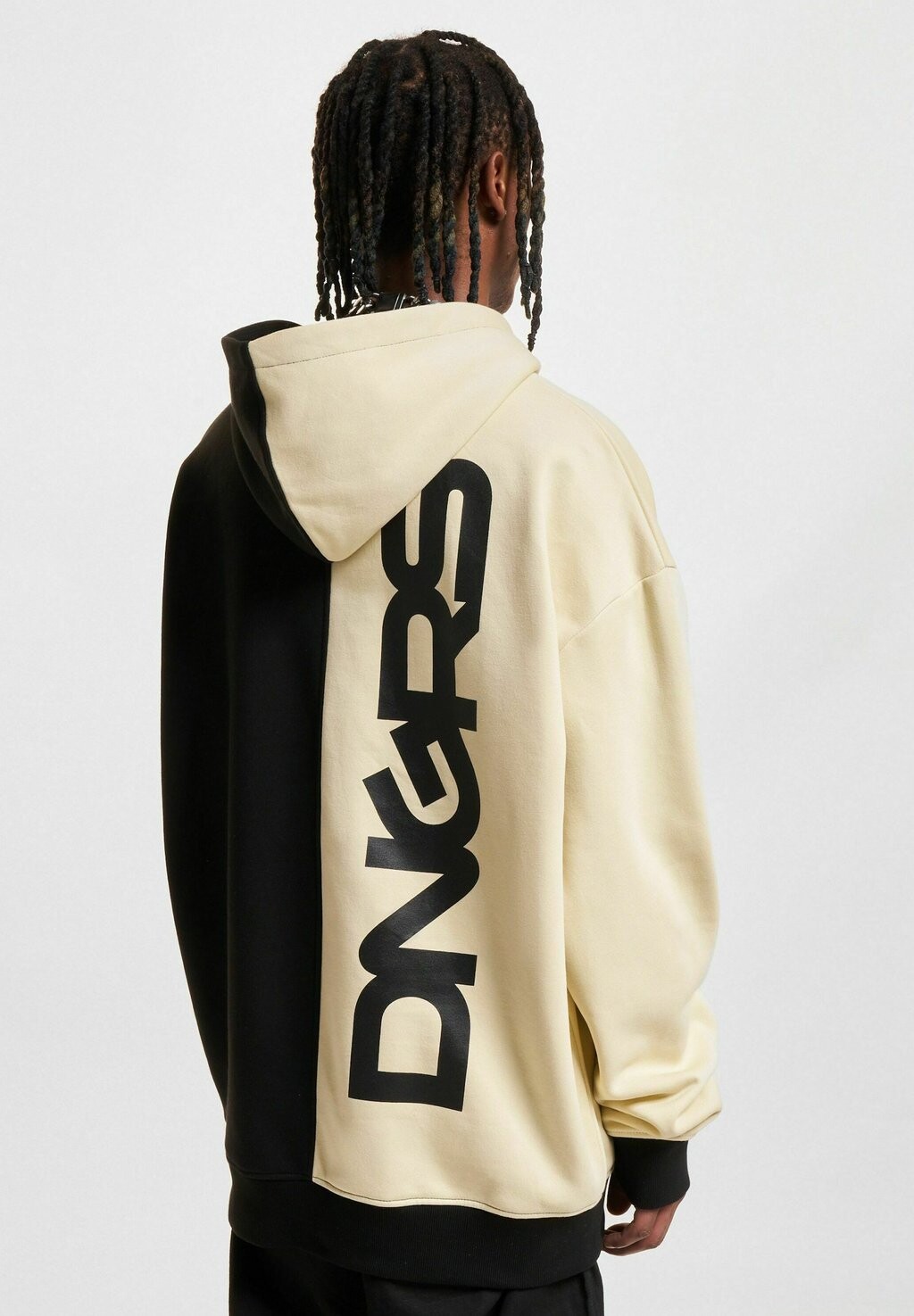 Толстовка с капюшоном NORETURN Dangerous DNGRS, черный
Толстовка с капюшоном NORETURN Dangerous DNGRS, черный