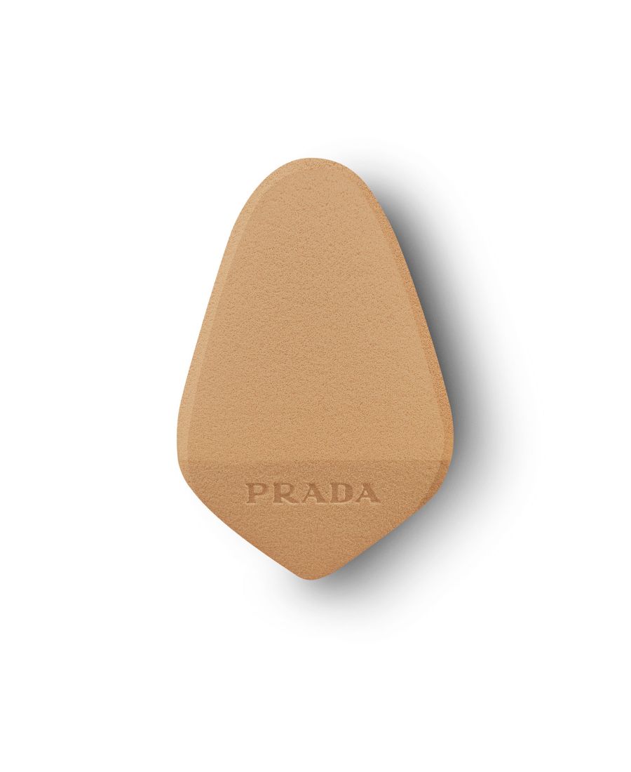 Тональный блендер Precision Foundation Blender Prada Beauty, 02 Medium
Тональный блендер Precision Foundation Blender Prada Beauty, 02 Medium
