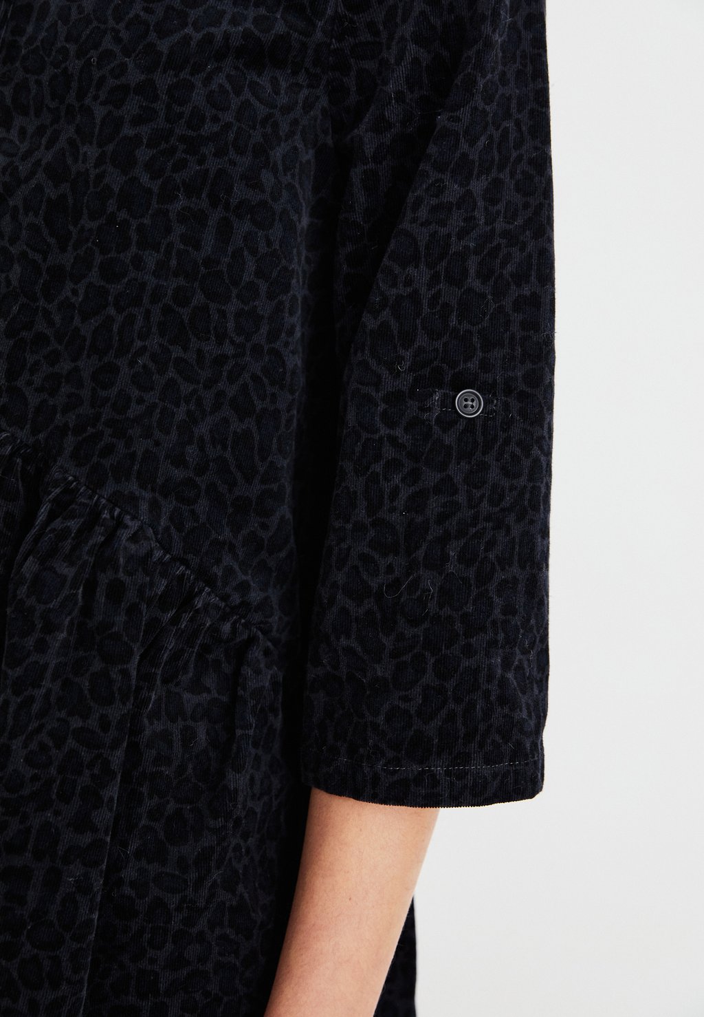 Платье-рубашка ONLCHICAGO LEO DRESS ONLY, серый
Платье-рубашка ONLCHICAGO LEO DRESS ONLY, серый