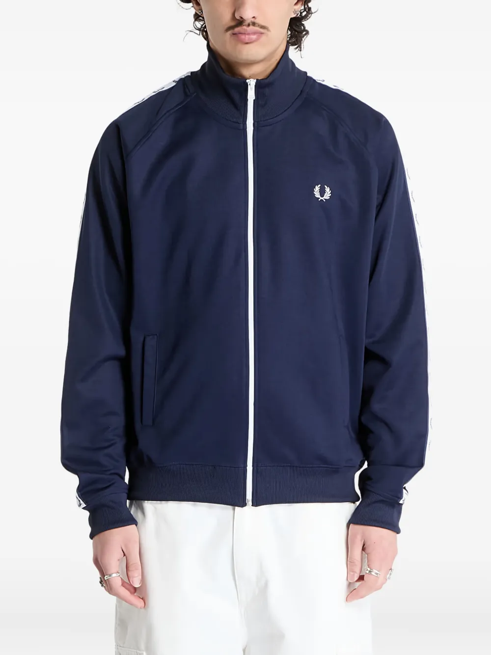 Спортивная куртка с логотипной лентой Fred Perry, синий
Спортивная куртка с логотипной лентой Fred Perry, синий