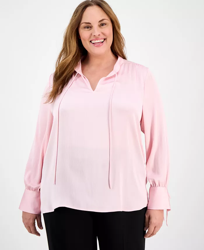 Блузка с воротником-стойкой и завязками больших размеров Anne Klein, розовый
Блузка с воротником-стойкой и завязками больших размеров Anne Klein, розовый