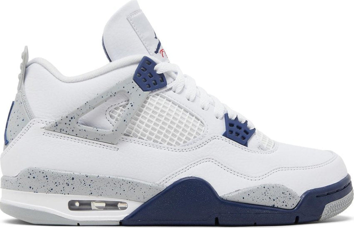 Кроссовки Jordan 4 Retro Midnight Navy
Кроссовки Jordan 4 Retro Midnight Navy