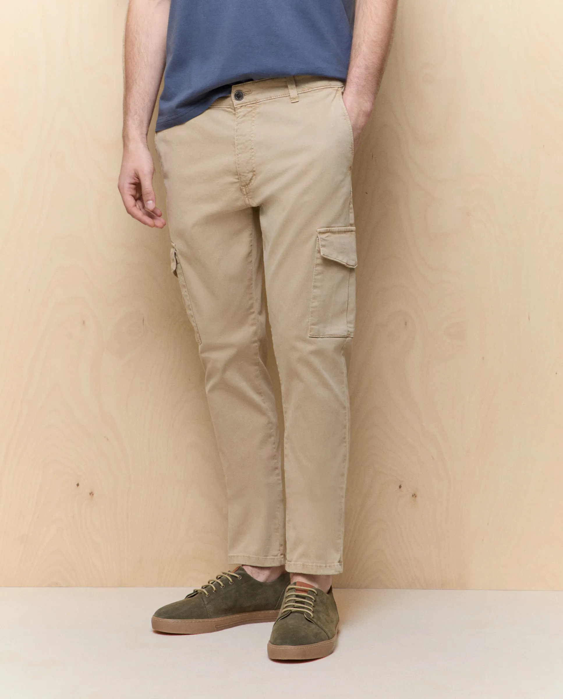 Мужские узкие хлопковые брюки с множеством карманов и эффектом окрашивания ткани Easy Wear, бежевый
Мужские узкие хлопковые брюки с множеством карманов и эффектом окрашивания ткани Easy Wear, бежевый