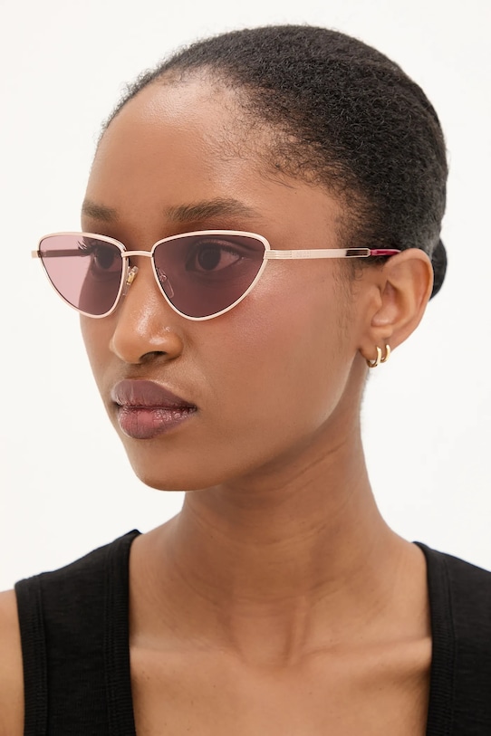 Солнцезащитные очки Gucci, золотой
Солнцезащитные очки Gucci, золотой