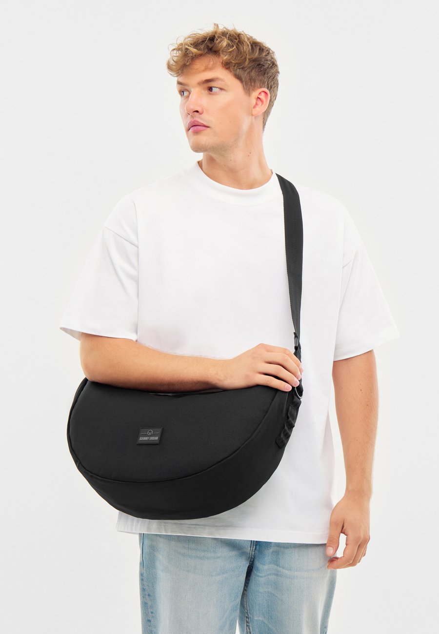 Сумка кросс-боди Johnny Urban ALLY LARGE, Black/Metallic Black
Сумка кросс-боди Johnny Urban ALLY LARGE, Black/Metallic Black