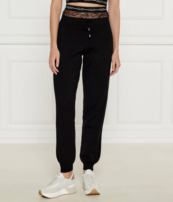 Спортивные брюки женские Liu Jo Sport из вискозы с кружевными вставками, черный
Спортивные брюки женские Liu Jo Sport из вискозы с кружевными вставками, черный