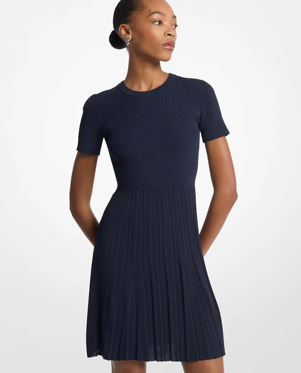 Трикотажное платье стрейч с расклешенной юбкой Michael Michael Kors, тёмно-синий
Трикотажное платье стрейч с расклешенной юбкой Michael Michael Kors, тёмно-синий