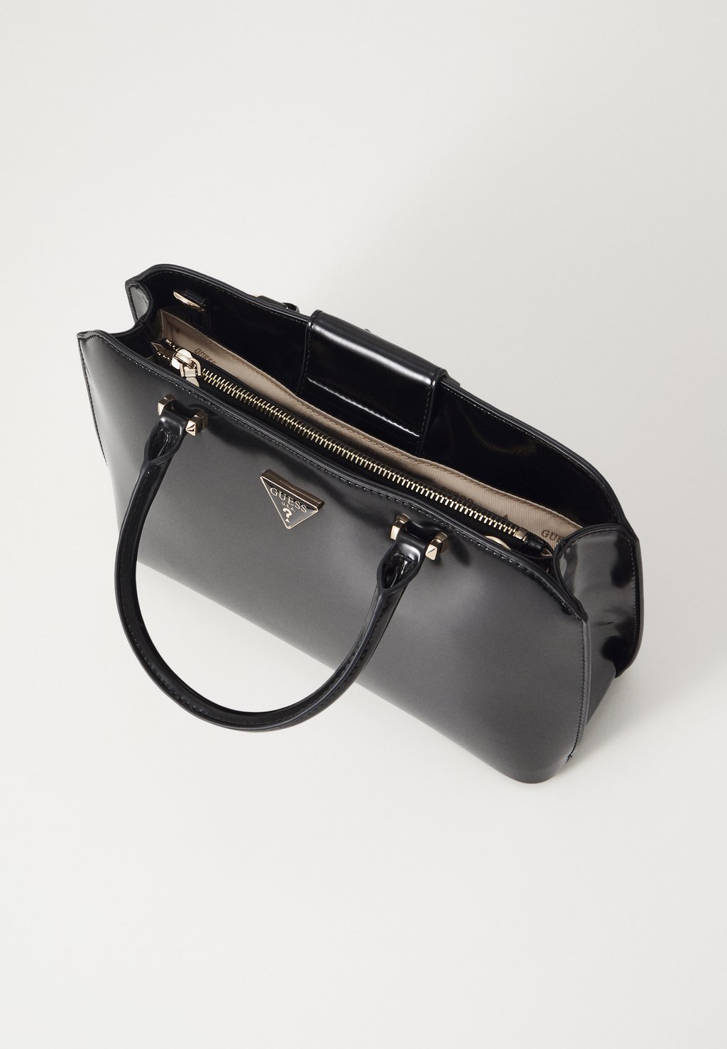 Сумка ARNELA SATCHE Guess, черный
Сумка ARNELA SATCHE Guess, черный