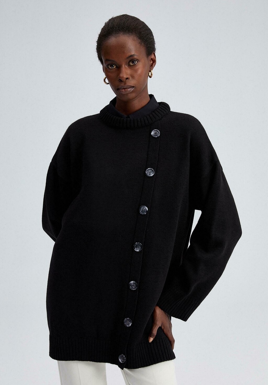 Свитер Düğme Detayli Touché Privé, черный
Свитер Düğme Detayli Touché Privé, черный