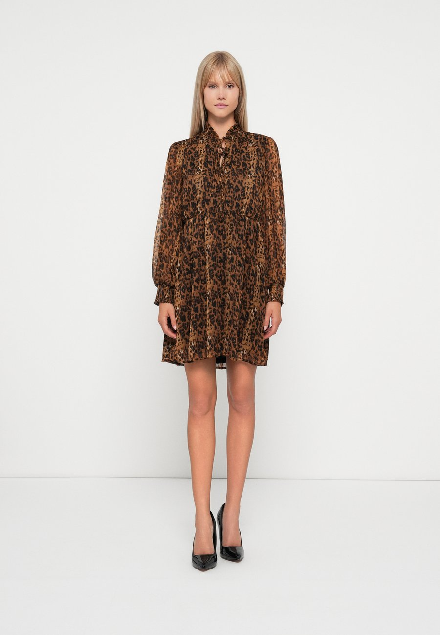 Платье VILA VIFALIA HIGH NECK TIE DRESS, Rubber/Cognac
Платье VILA VIFALIA HIGH NECK TIE DRESS, Rubber/Cognac