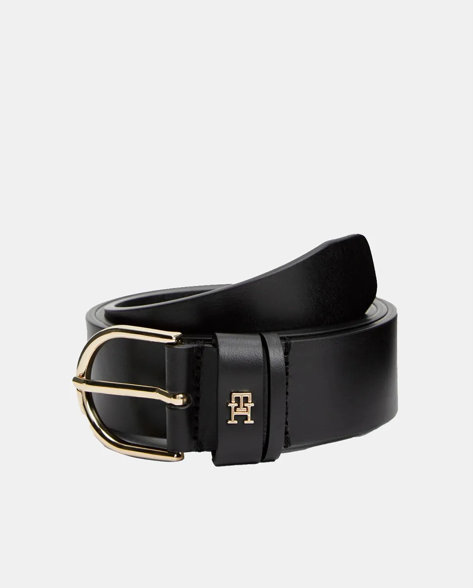 Черный кожаный ремень Tommy Hilfiger
Черный кожаный ремень Tommy Hilfiger