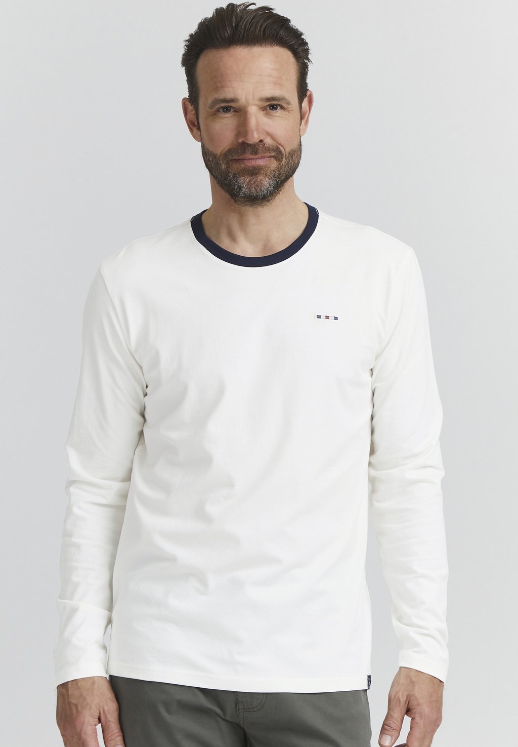 Топ с длинными рукавами FQ1924, белый
Топ с длинными рукавами FQ1924, белый