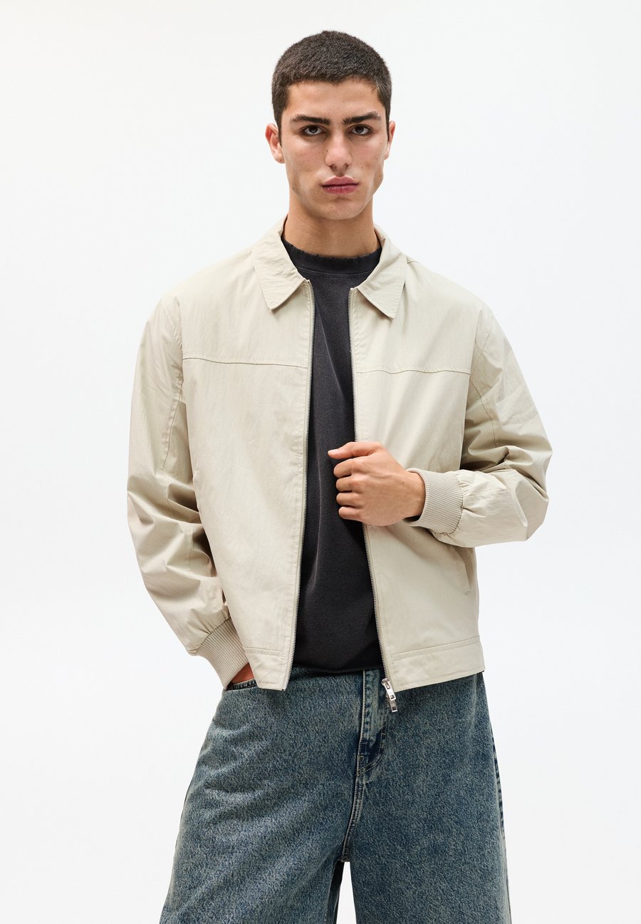 Куртка PULL&BEAR Summer jacket, Sand
Куртка PULL&BEAR Summer jacket, Sand
