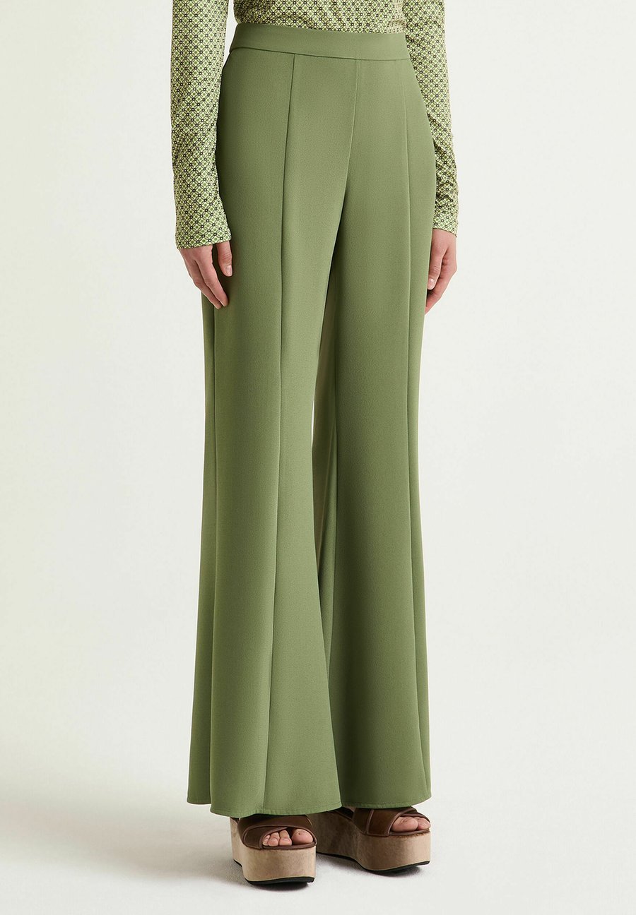 Брюки Maliparmi SABLÈ, Fern/Green
Брюки Maliparmi SABLÈ, Fern/Green