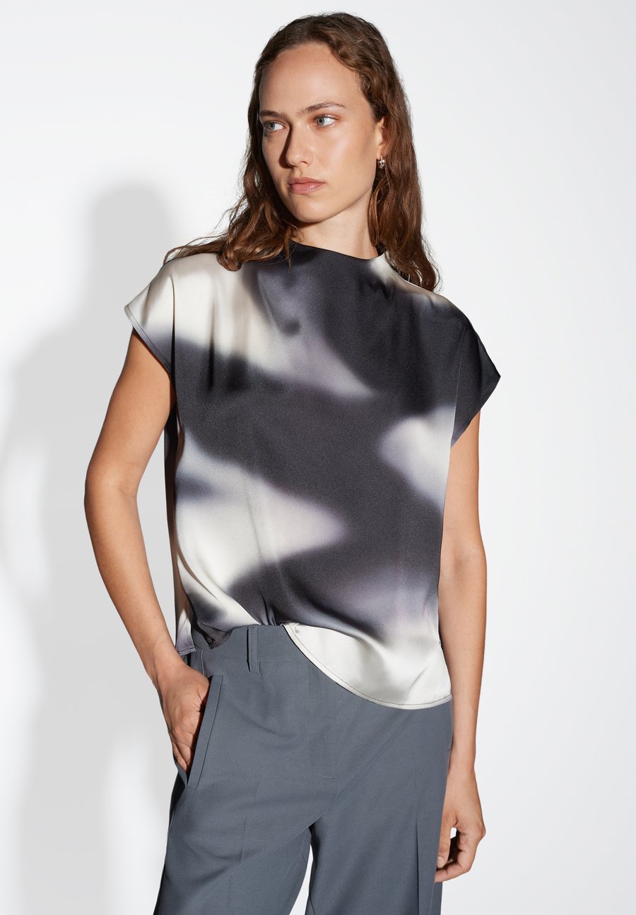 Блуза someday. WIDE FIT STRAIGHT CUT, Black
Блуза someday. WIDE FIT STRAIGHT CUT, Black