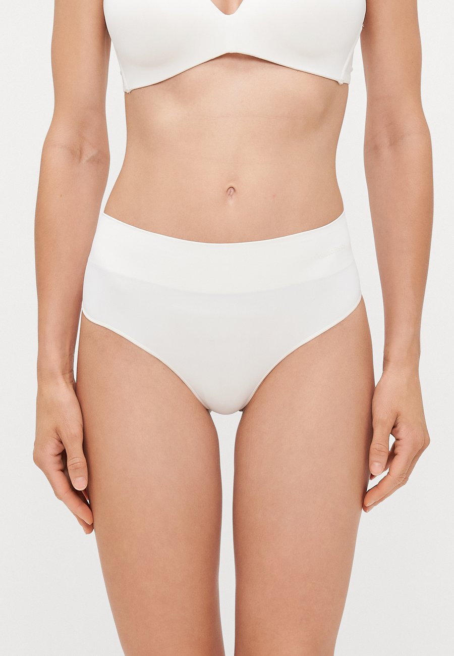 Трусы Organic Basics SMOOTH THONG, Off White/Off-White
Трусы Organic Basics SMOOTH THONG, Off White/Off-White