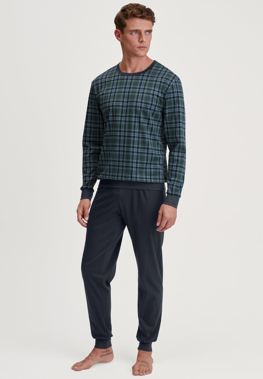 Пижамный комплект Calida BÜNDCHEN-SET, Dark Glen/Dark Green
Пижамный комплект Calida BÜNDCHEN-SET, Dark Glen/Dark Green