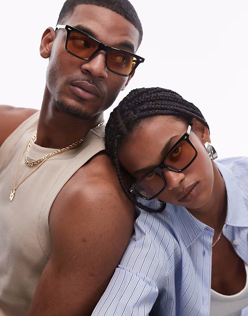 Солнцезащитные очки Le Specs Broski Square черного цвета с янтарными линзами
Солнцезащитные очки Le Specs Broski Square черного цвета с янтарными линзами