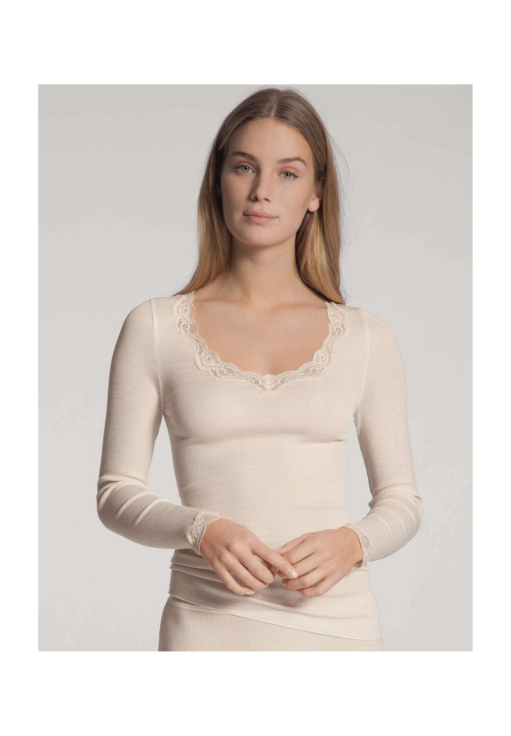 Рубашка Richesse Lace с длинными рукавами, смесь шерсти и шелка, женская CALIDA, цвет Light Ivory
Рубашка Richesse Lace с длинными рукавами, смесь шерсти и шелка, женская CALIDA, цвет Light Ivory