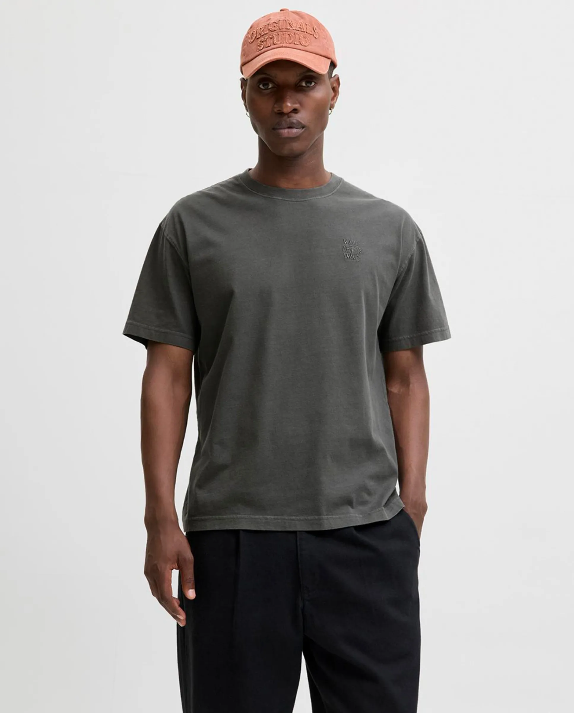 Мужская футболка с коротким рукавом и принтом на спине Jack & Jones, серый
Мужская футболка с коротким рукавом и принтом на спине Jack & Jones, серый