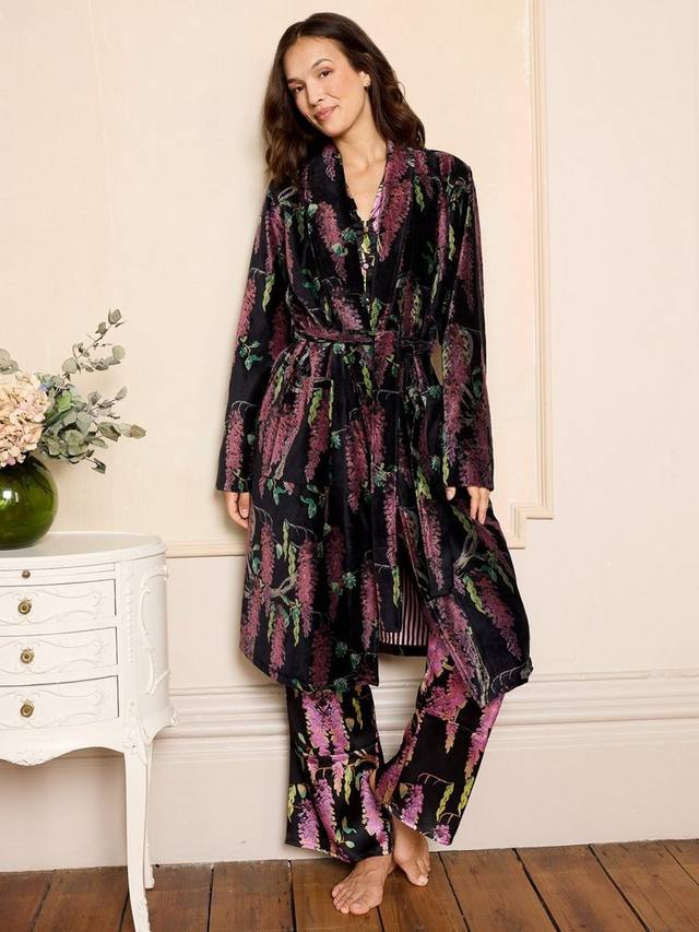 Женский бархатный халат с принтом Their Nibs, Black
Женский бархатный халат с принтом Their Nibs, Black