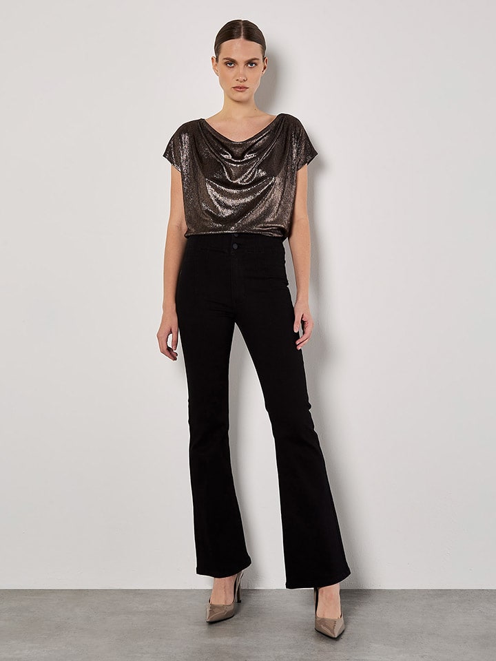 Apricot Черная блузка
Apricot Черная блузка