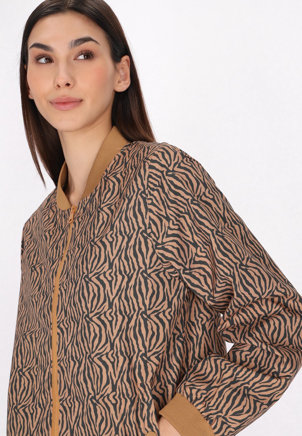 Куртка-бомбер ATHLSR myMo ATHLSR, черный
Куртка-бомбер ATHLSR myMo ATHLSR, черный