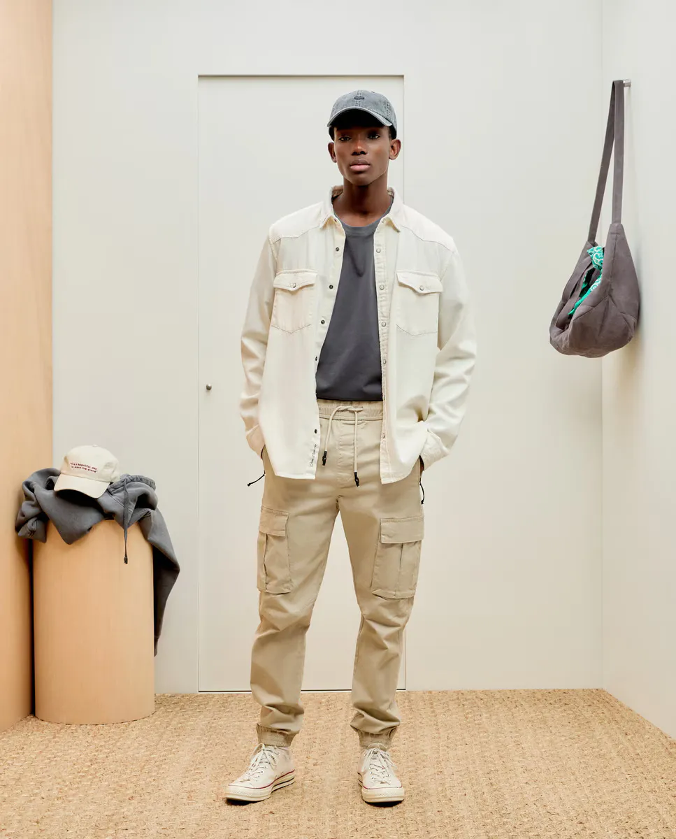 Мужские брюки с несколькими карманами и резинкой внизу Green Coast, бежевый 
Мужские брюки с несколькими карманами и резинкой внизу Green Coast, бежевый